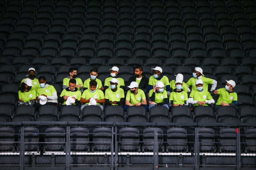 Les jeunes de Nanterre en visite à Paris La Défense Arena pour la semaine olympique et paralympique