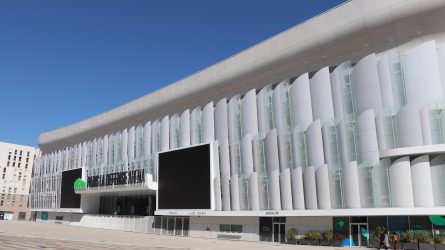 LE PRÉFET INAUGURE LE CENTRE DE VACCINATION PARIS LA DÉFENSE ARENA