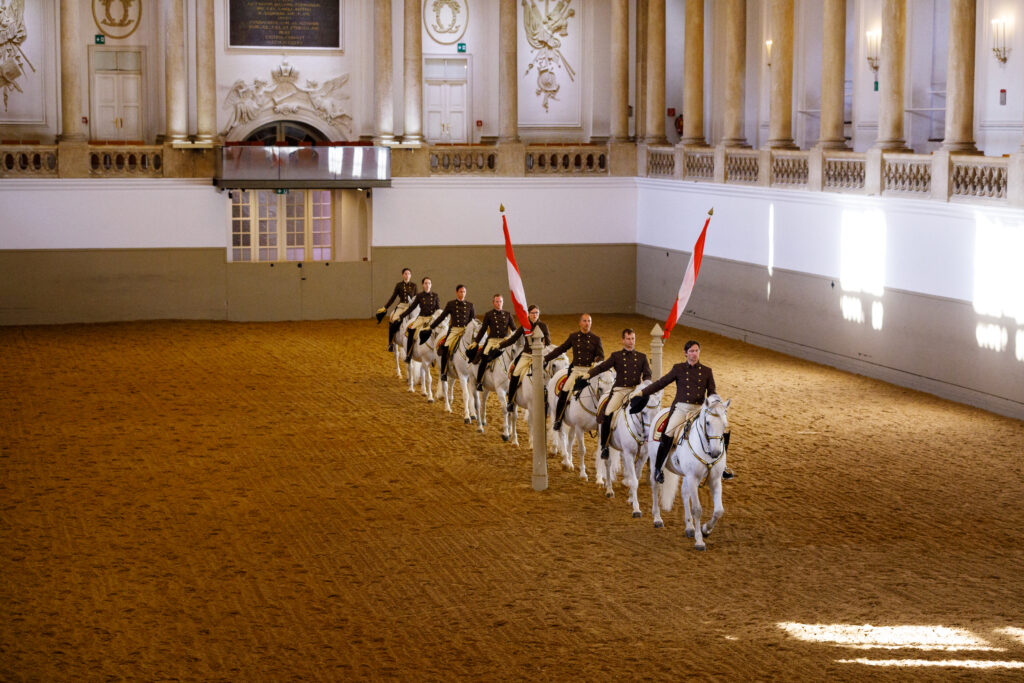 Ecole Espagnole d'Equitation de Vienne a Paris La Defense Arena