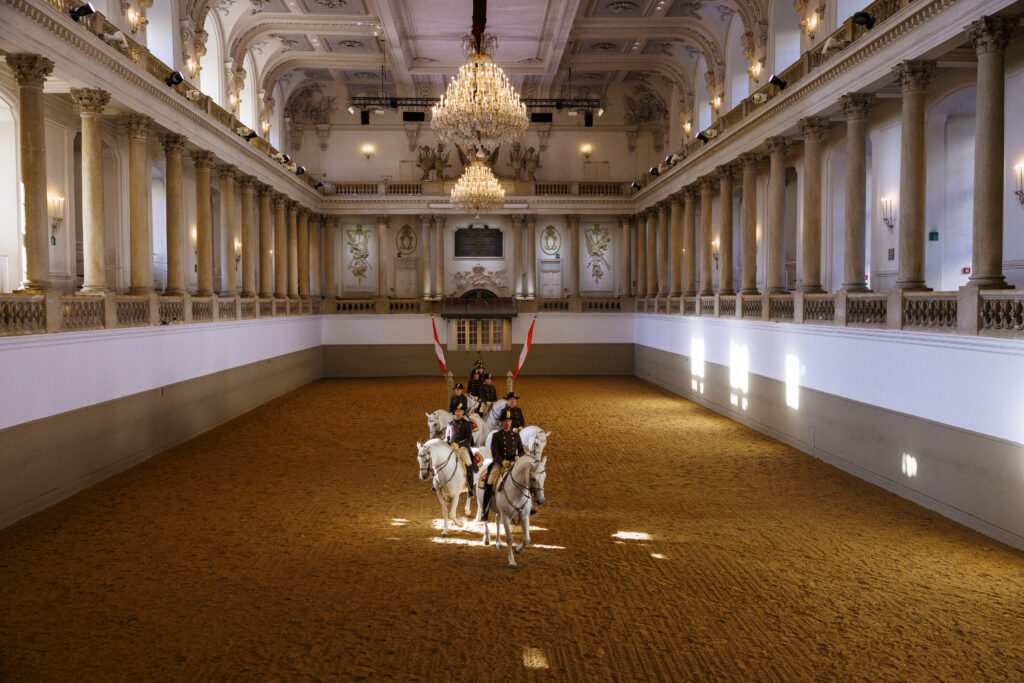 Ecole Espagnole d'Equitation de Vienne a Paris La Defense Arena