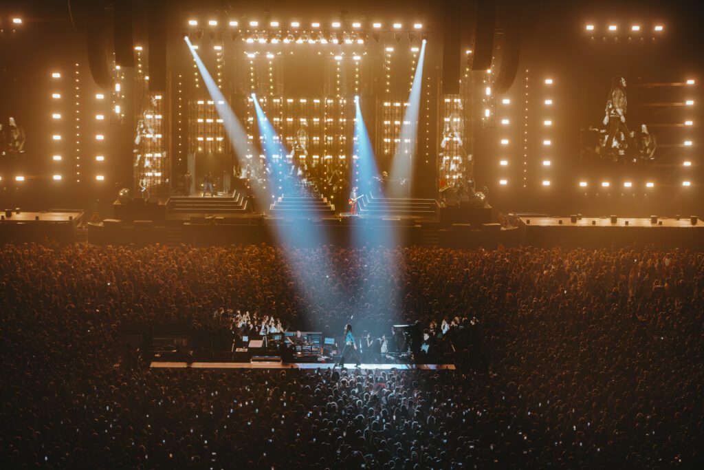 Lenny en plein coeur de la foule a paris la défense arena