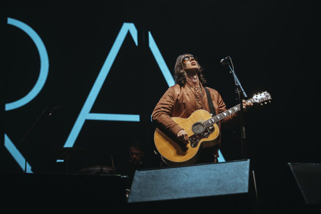 Adi Oasis Lenny Kravitz Richard Ashcroft Paris La Défense Arena Ashcroft Contemplatif