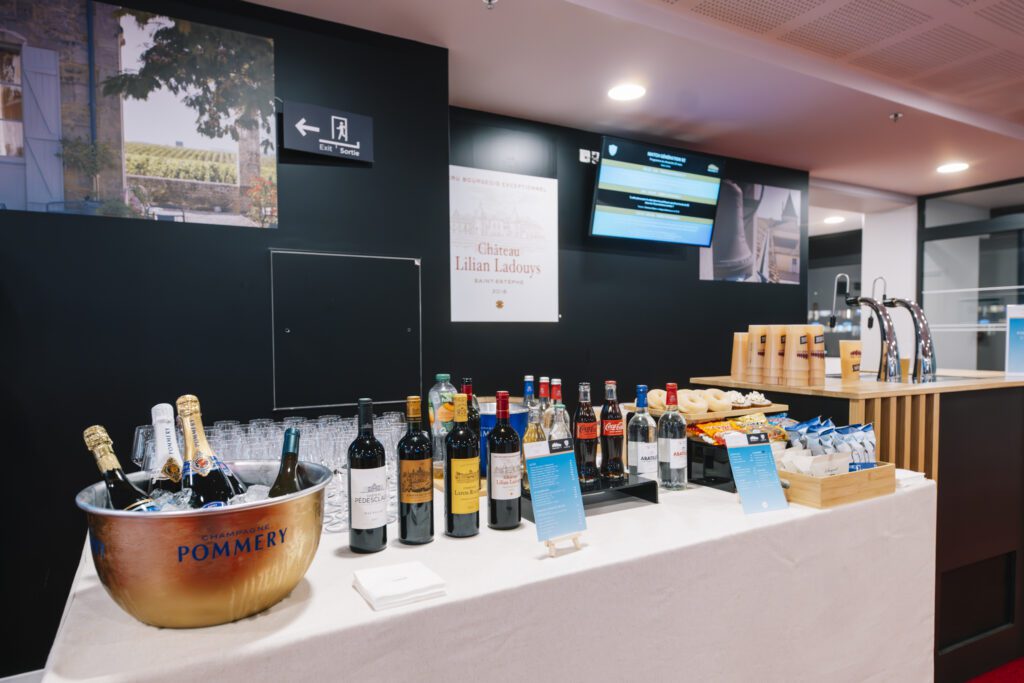 Bar du Salon Lilian Ladouys pour la conférence sur l'avenir du sport Racing 92 UBB