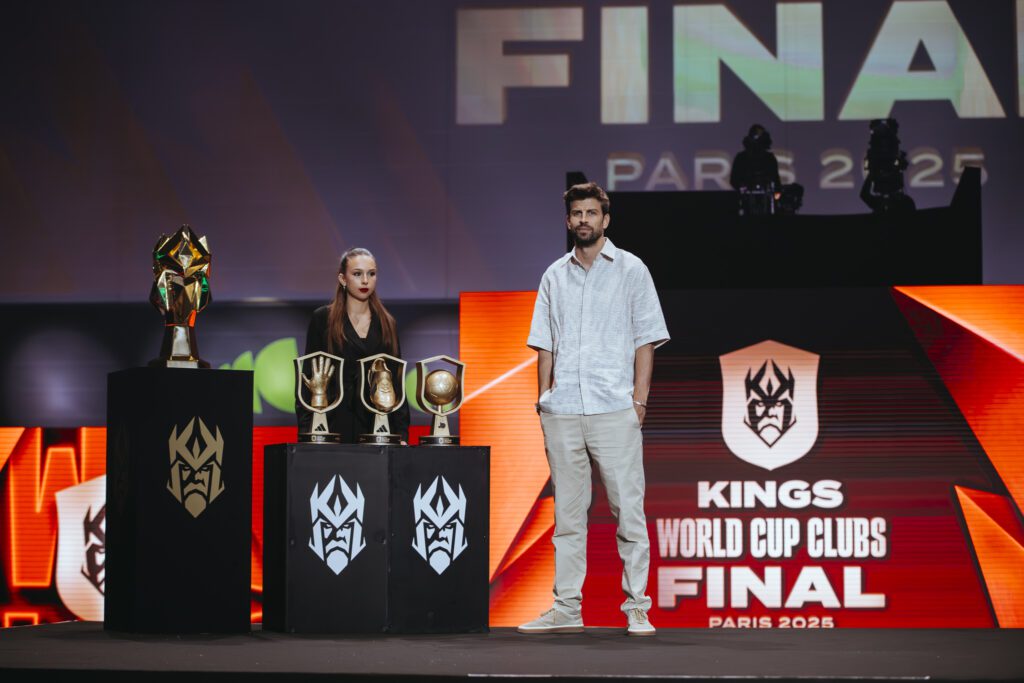 coupe scène piqué KWCC