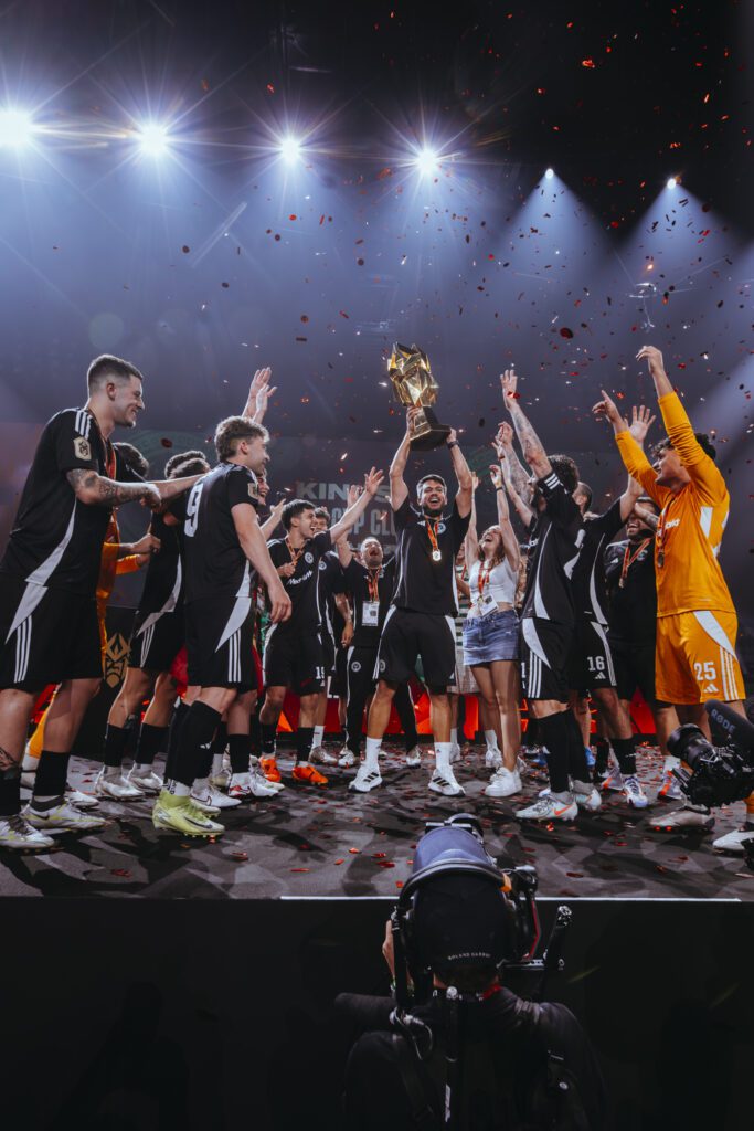 soulevé de coupe équipe victoire levé de bras