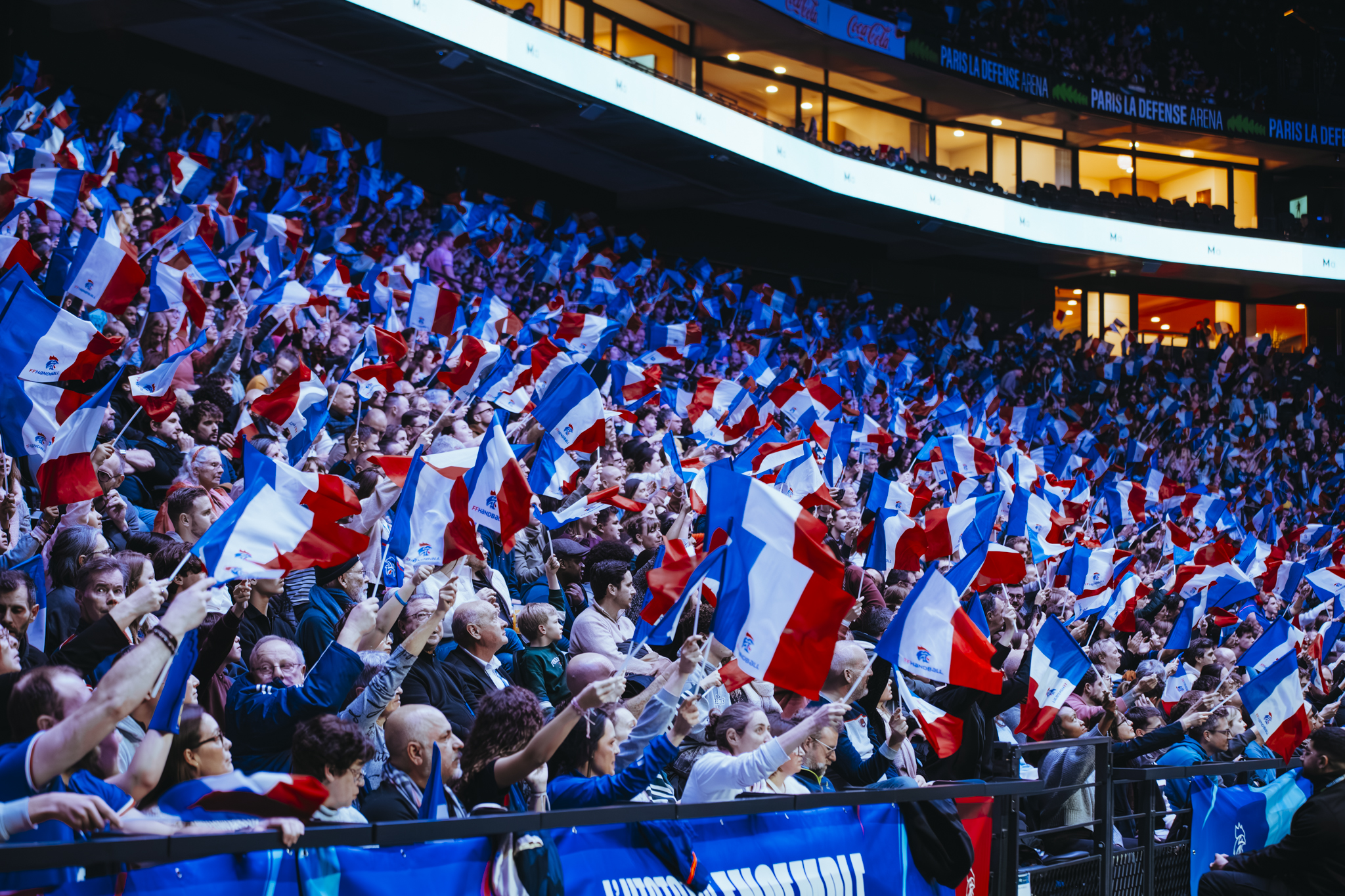 Tournoi de france de handball photo public liesse drapeau