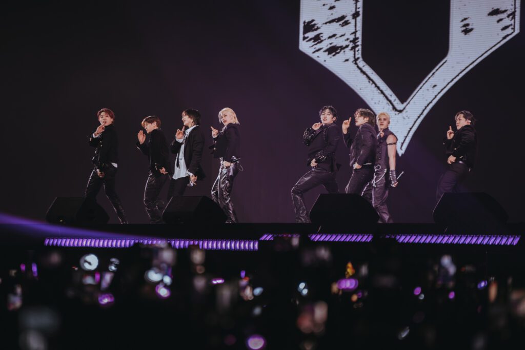 Le Gala des Pièces jaunes Paris La Défense Arena scène serrée Stray kids fosse  mur nord stage