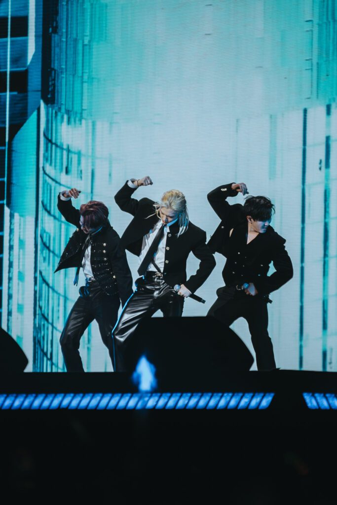 Le Gala des Pièces jaunes Paris La Défense Arena scène serrée Stray Kids mur nord