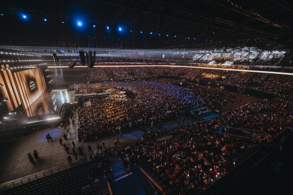 paris la défense arena gala des pièces jaunes large fosse côté salle