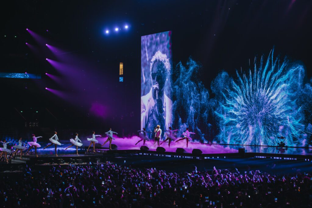 Le Gala des Pièces jaunes Paris La Défense Arena scène large vue G-dragon